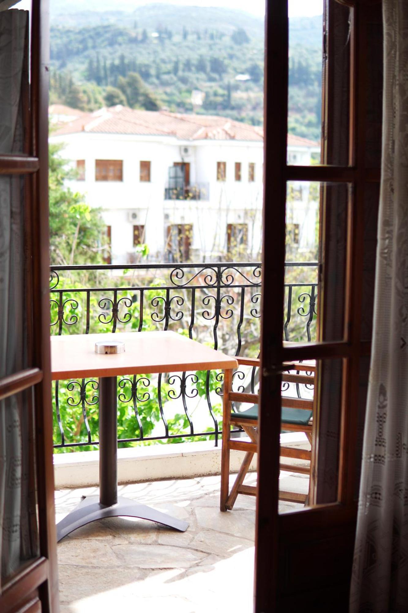 Hotel Defkalion Alli Meria Bagian luar foto